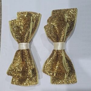 Gold bows